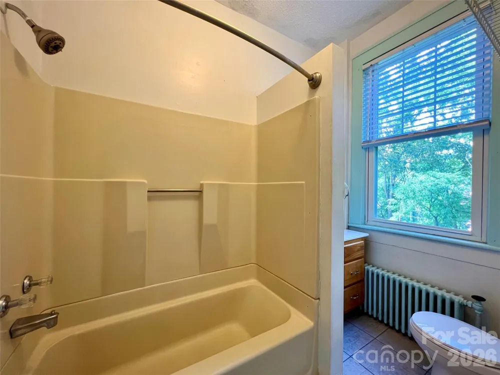 130 Edwin Place Asheville, NC 28801