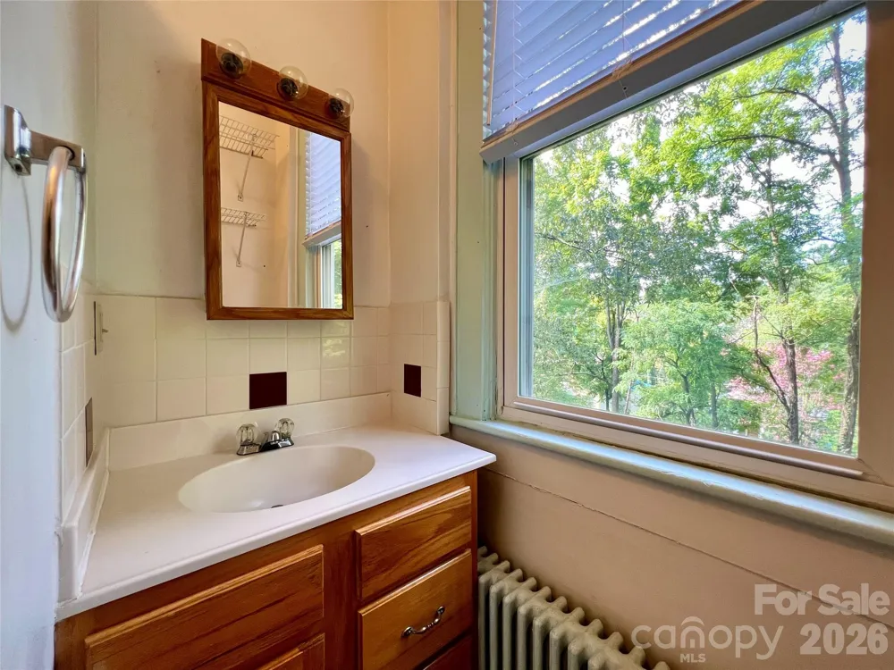 130 Edwin Place Asheville, NC 28801
