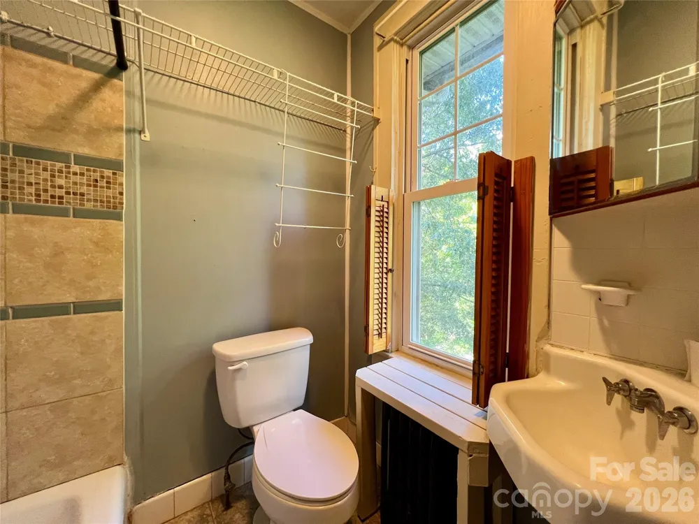 130 Edwin Place Asheville, NC 28801