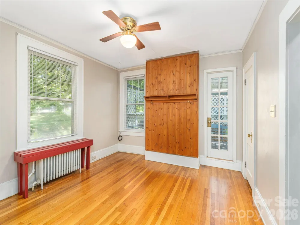 130 Edwin Place Asheville, NC 28801