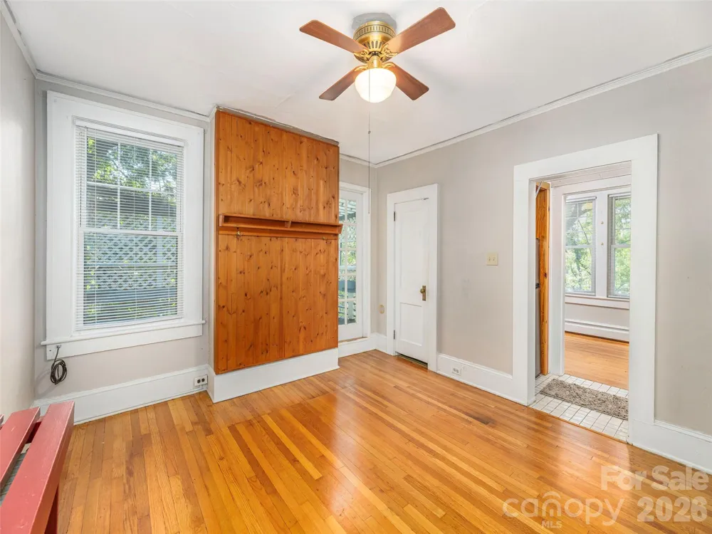 130 Edwin Place Asheville, NC 28801