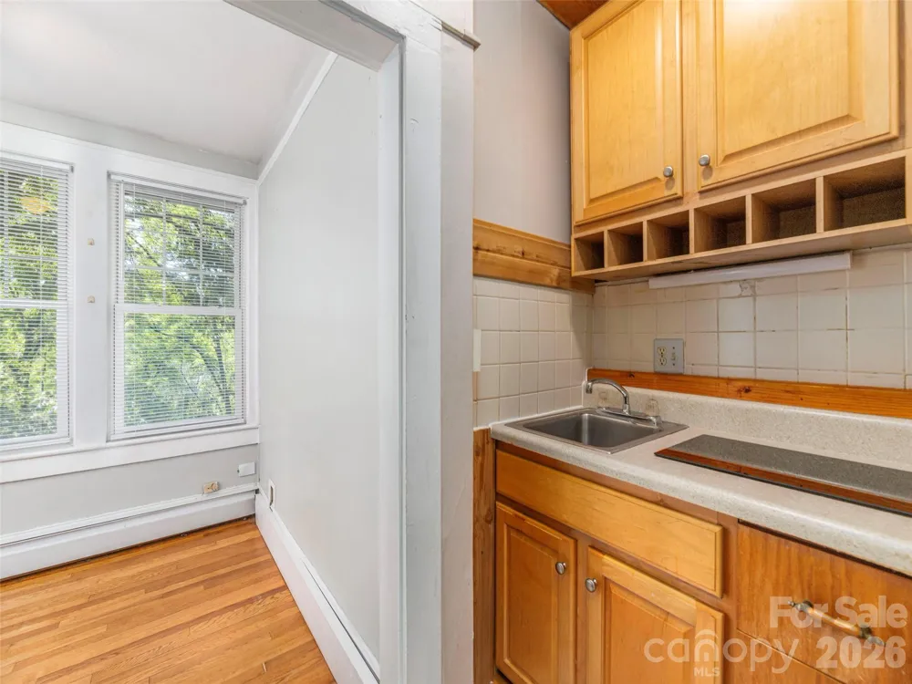 130 Edwin Place Asheville, NC 28801