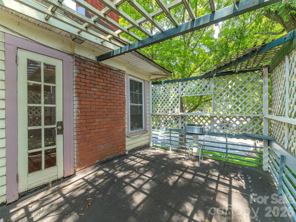 130 Edwin Place Asheville, NC 28801