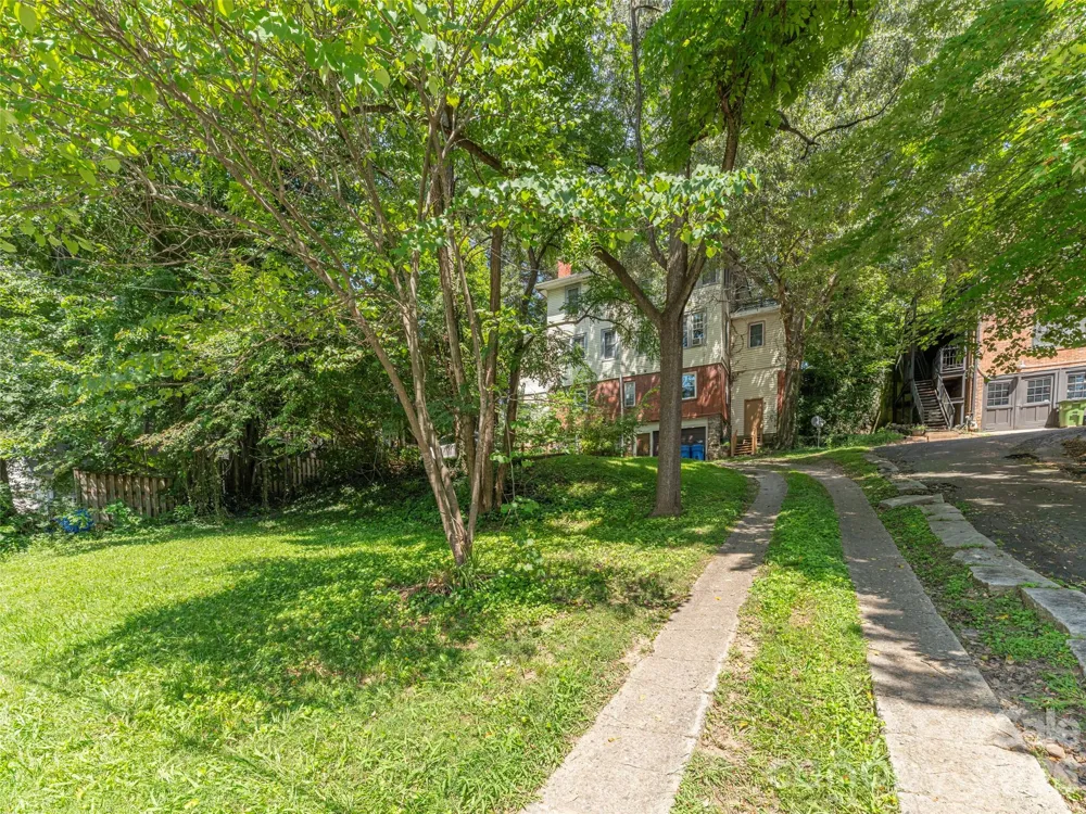 130 Edwin Place Asheville, NC 28801