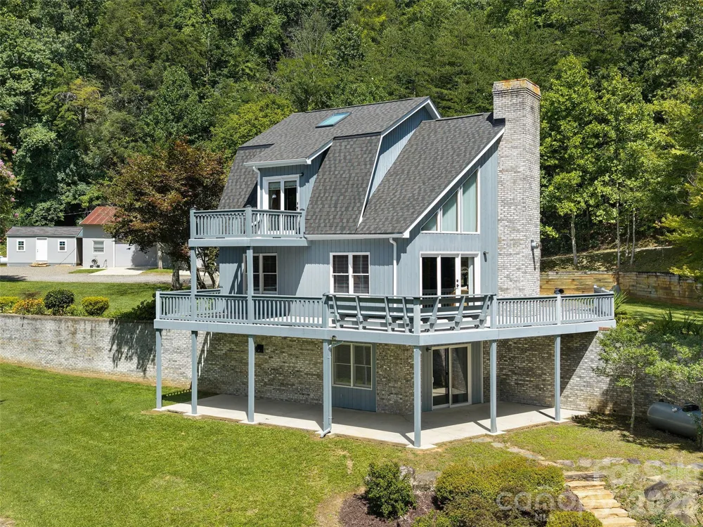 225 Long Branch Road Swannanoa, NC 28778