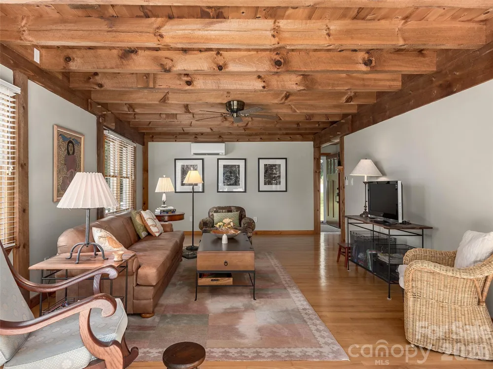 225 Long Branch Road Swannanoa, NC 28778
