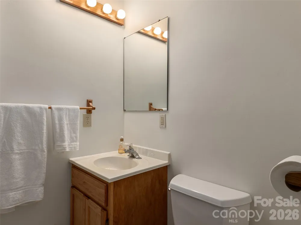 225 Long Branch Road Swannanoa, NC 28778