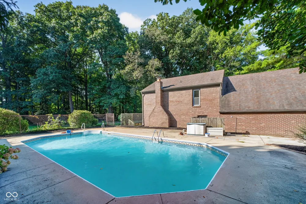 1115 Indianpipe Lane Zionsville, IN 46077