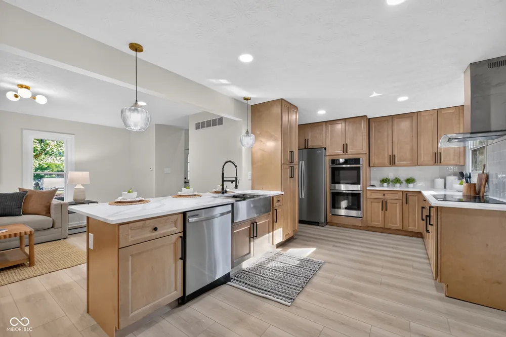 1115 Indianpipe Lane Zionsville, IN 46077