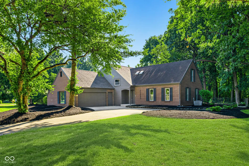 1115 Indianpipe Lane Zionsville, IN 46077