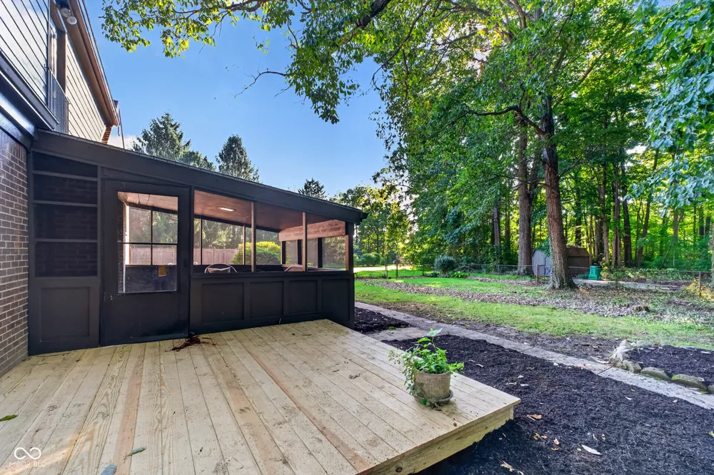 1115 Indianpipe Lane Zionsville, IN 46077