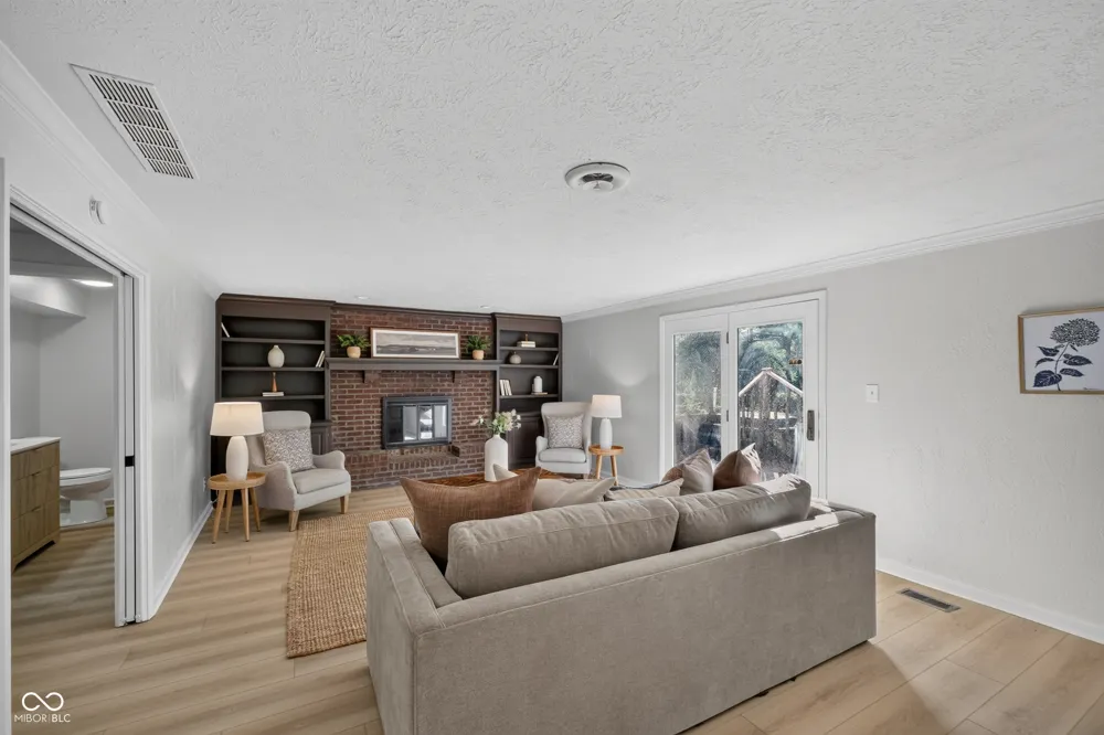 1115 Indianpipe Lane Zionsville, IN 46077