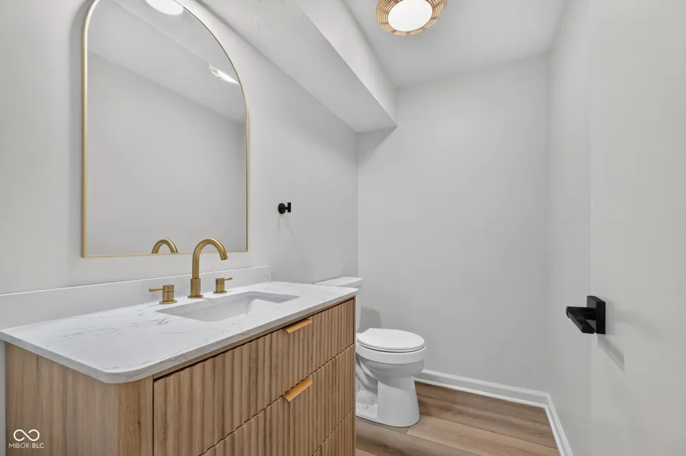 1115 Indianpipe Lane Zionsville, IN 46077