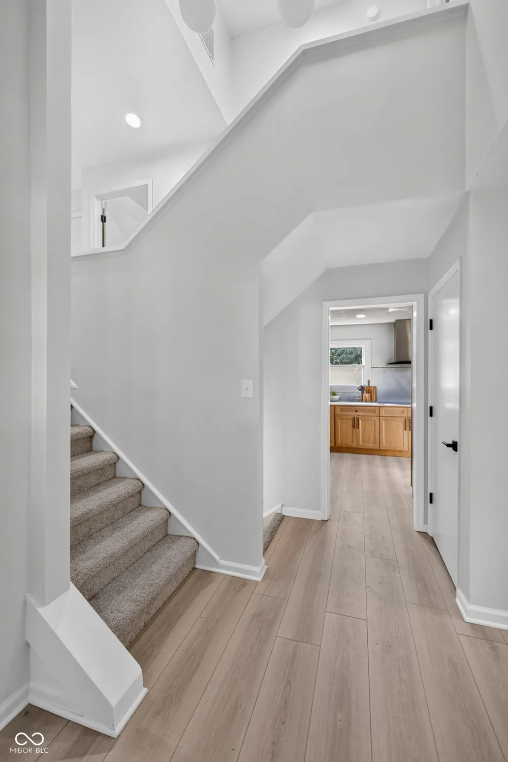 1115 Indianpipe Lane Zionsville, IN 46077
