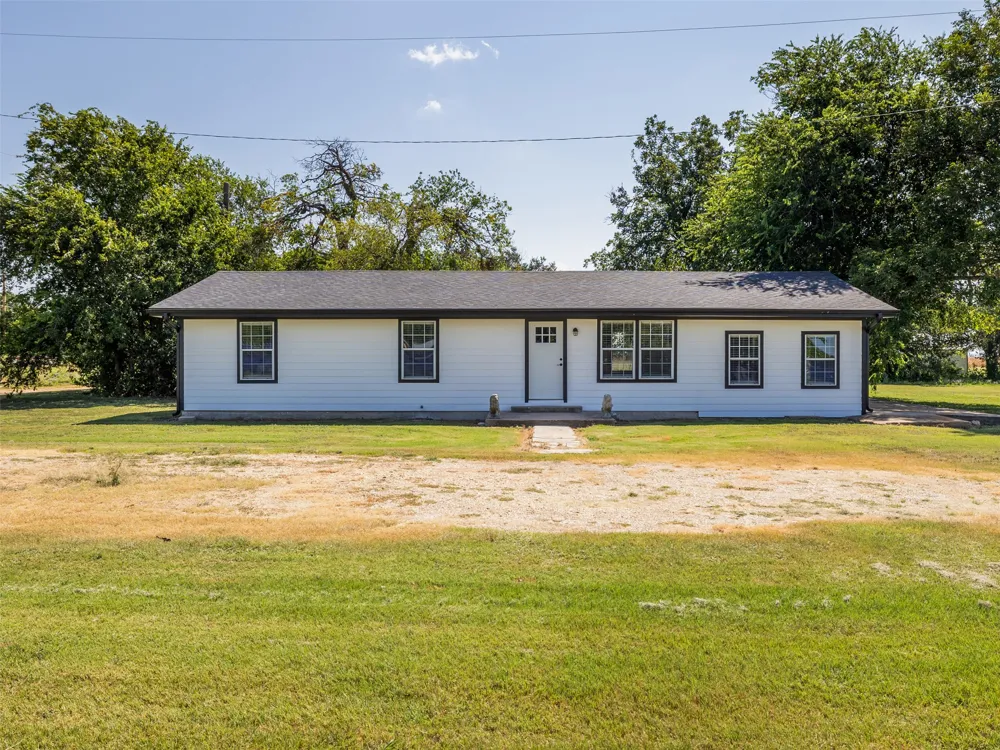 212 E Taylor Street Thrall, TX 76578