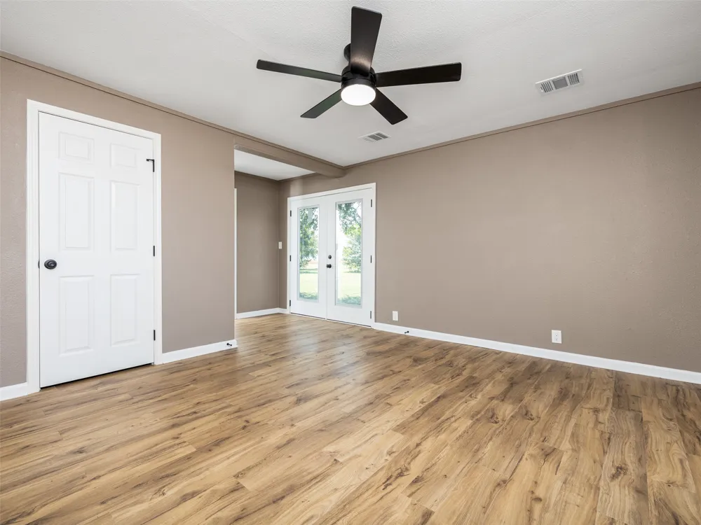 212 E Taylor Street Thrall, TX 76578