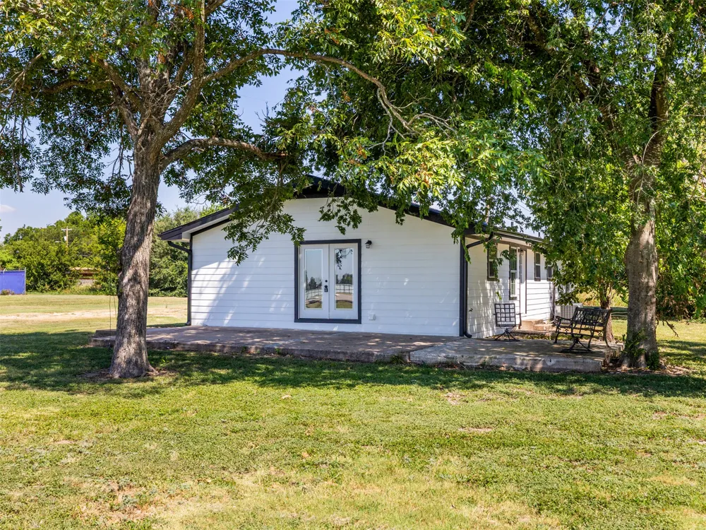 212 E Taylor Street Thrall, TX 76578
