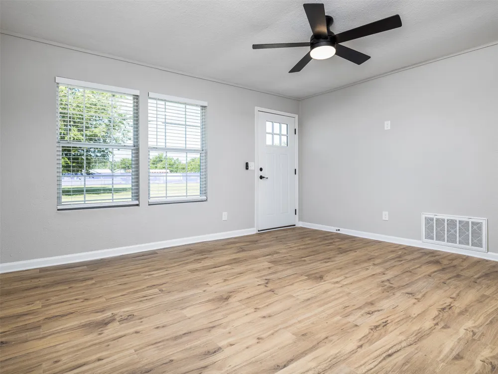 212 E Taylor Street Thrall, TX 76578