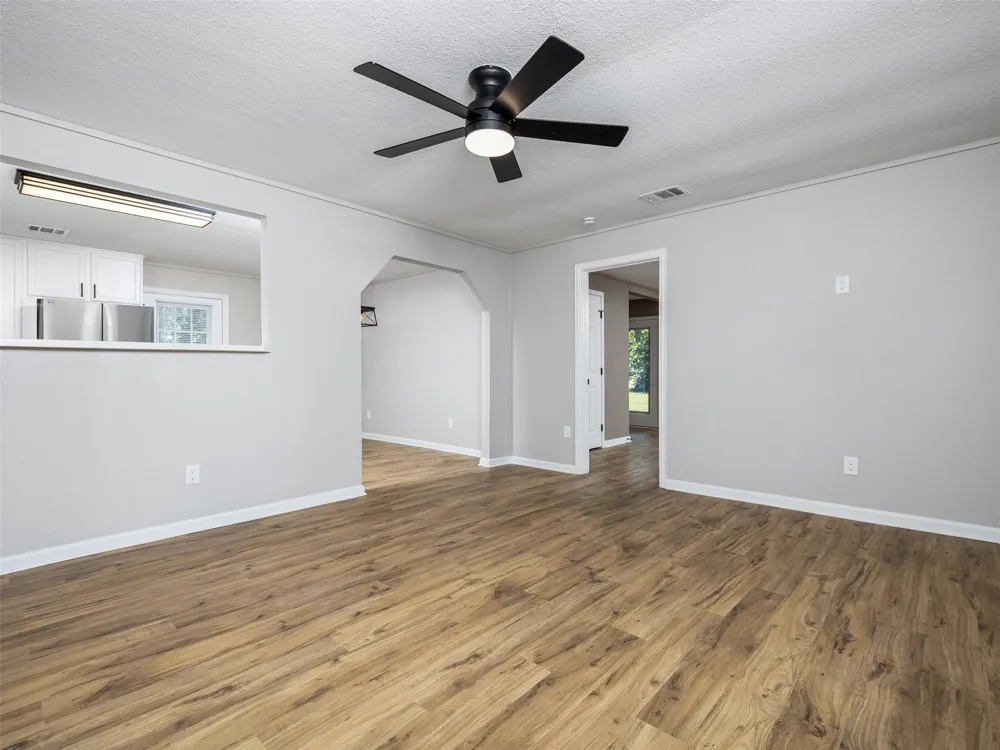 212 E Taylor Street Thrall, TX 76578