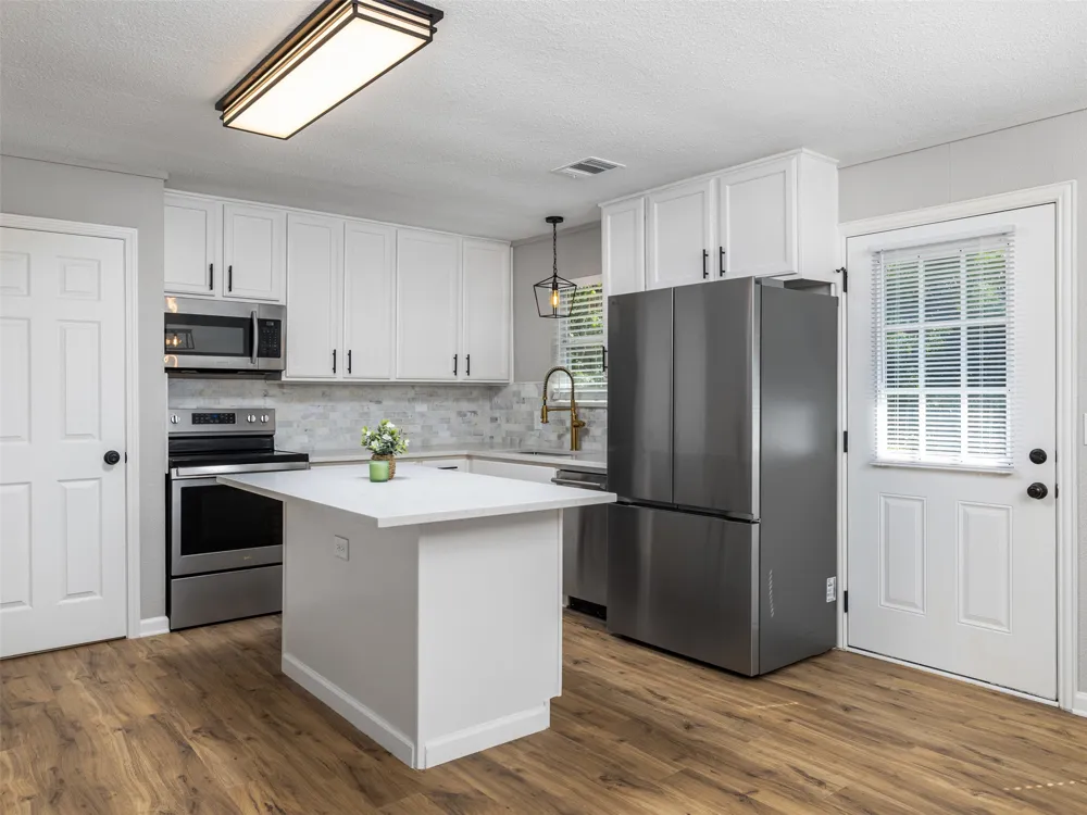 212 E Taylor Street Thrall, TX 76578