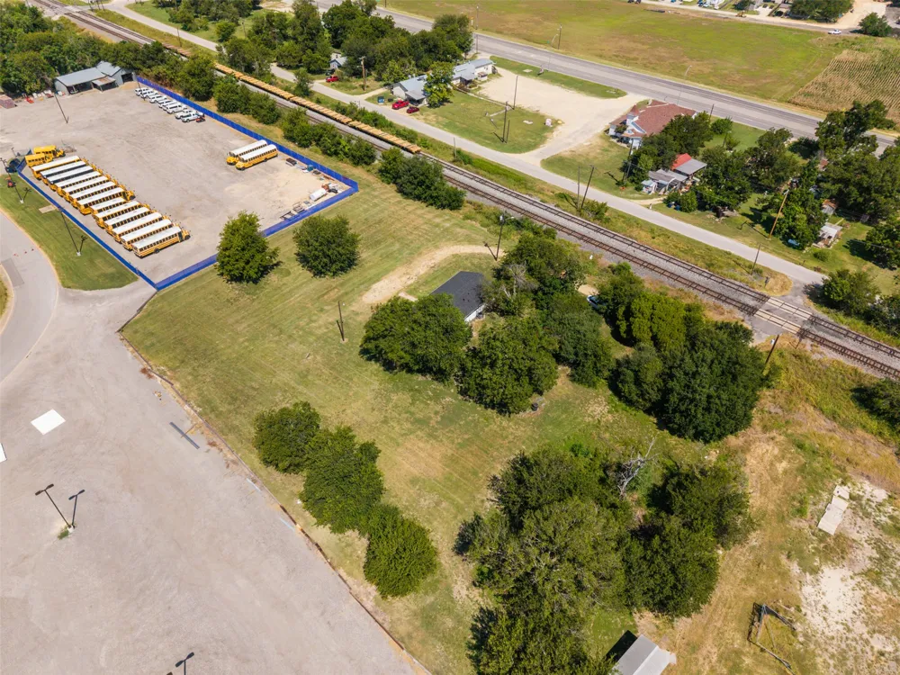 212 E Taylor Street Thrall, TX 76578