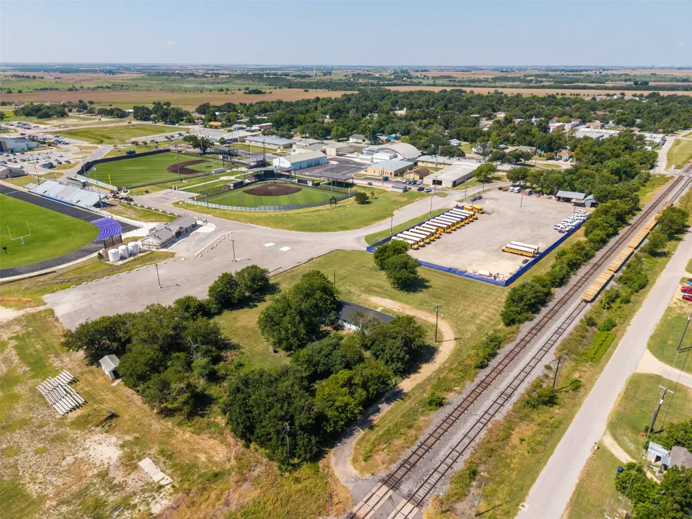212 E Taylor Street Thrall, TX 76578