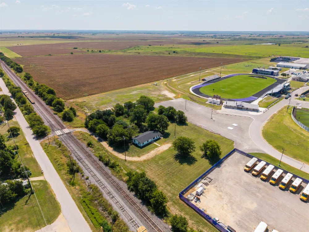 212 E Taylor Street Thrall, TX 76578