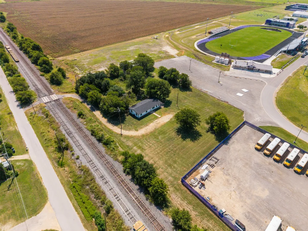 212 E Taylor Street Thrall, TX 76578