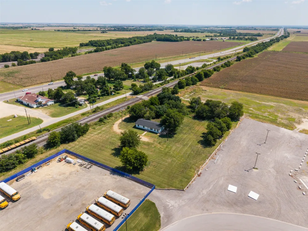 212 E Taylor Street Thrall, TX 76578