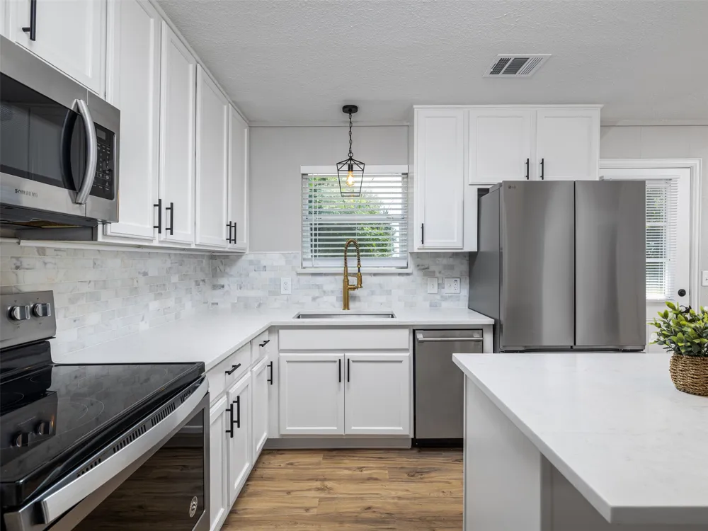 212 E Taylor Street Thrall, TX 76578