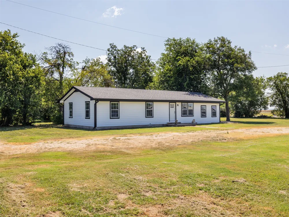 212 E Taylor Street Thrall, TX 76578