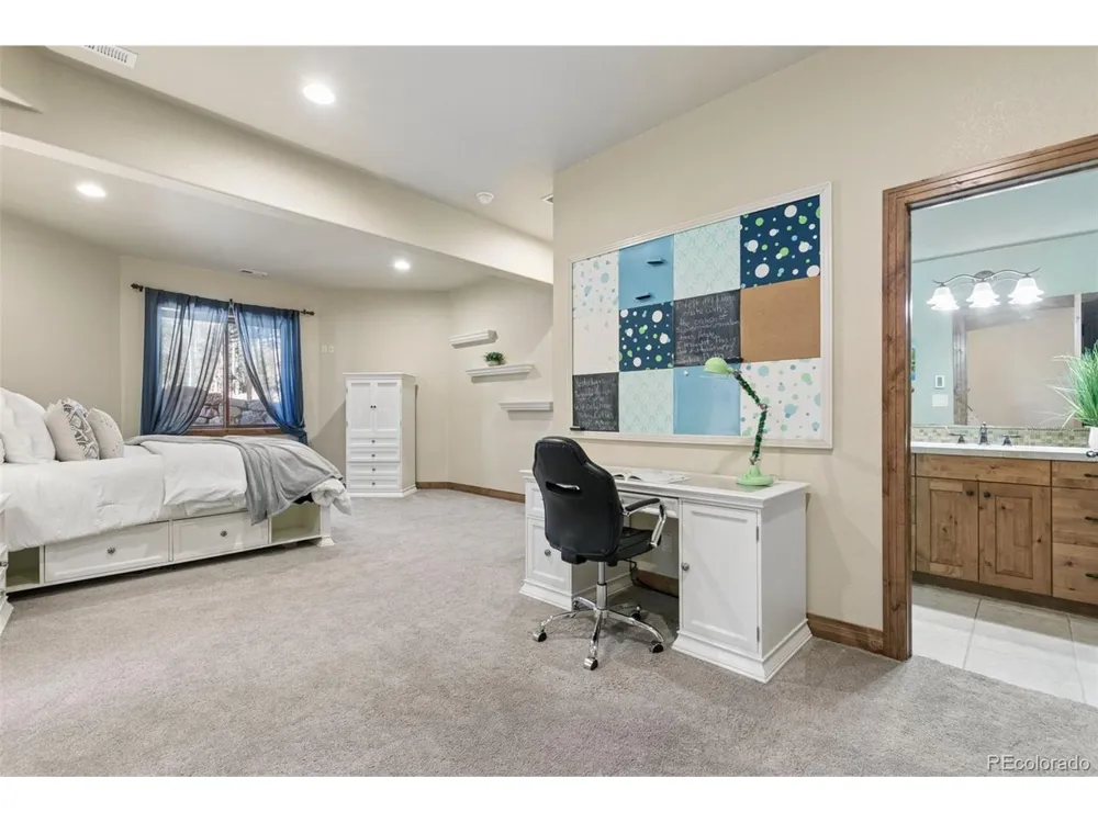 4945 Saxton Hollow Road Colorado Springs, CO 80908