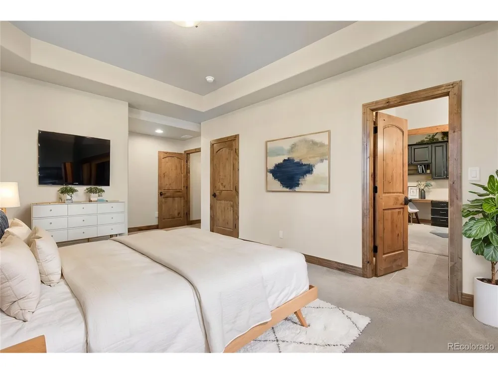 4945 Saxton Hollow Road Colorado Springs, CO 80908