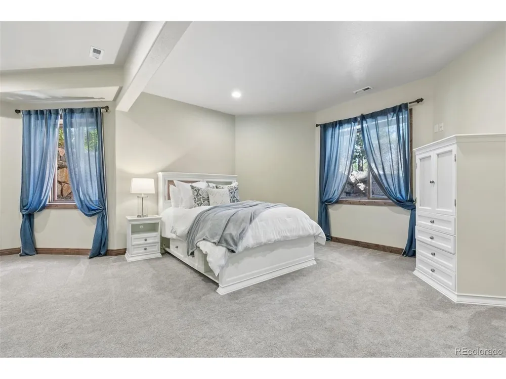 4945 Saxton Hollow Road Colorado Springs, CO 80908