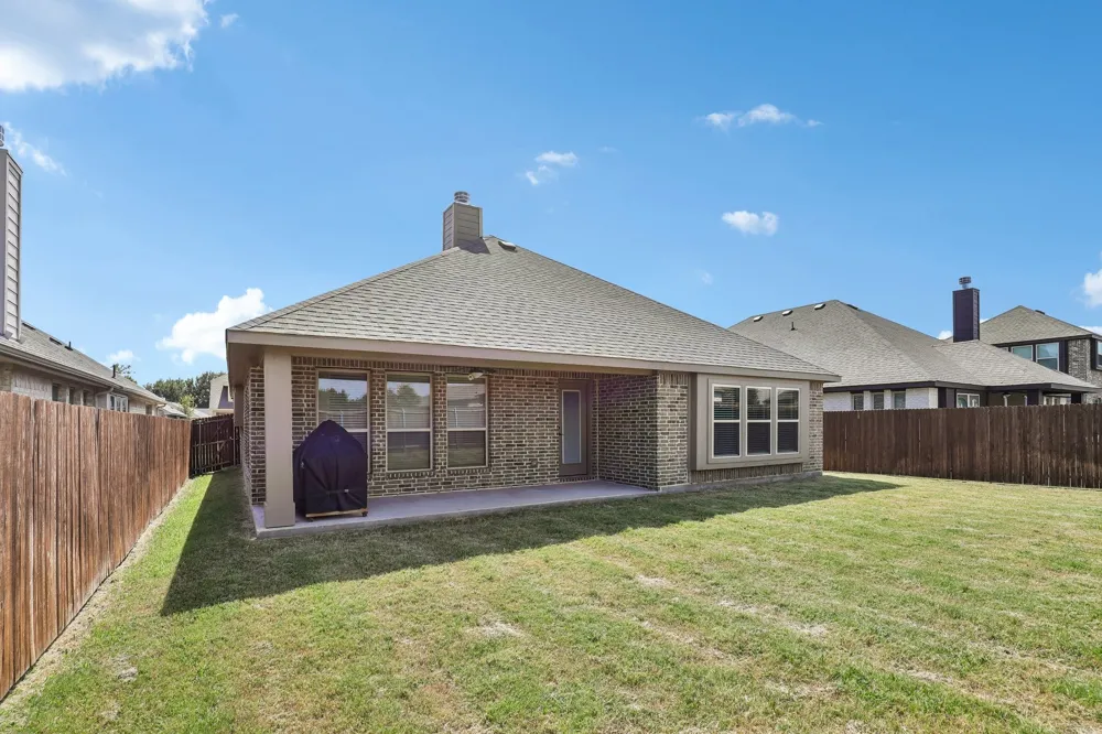 166 Martinique Drive Lancaster, TX 75146