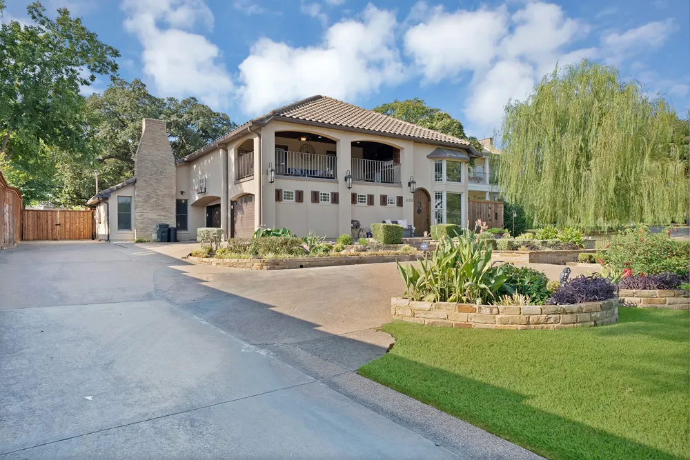 306 E Rochelle Boulevard Irving, TX 75062