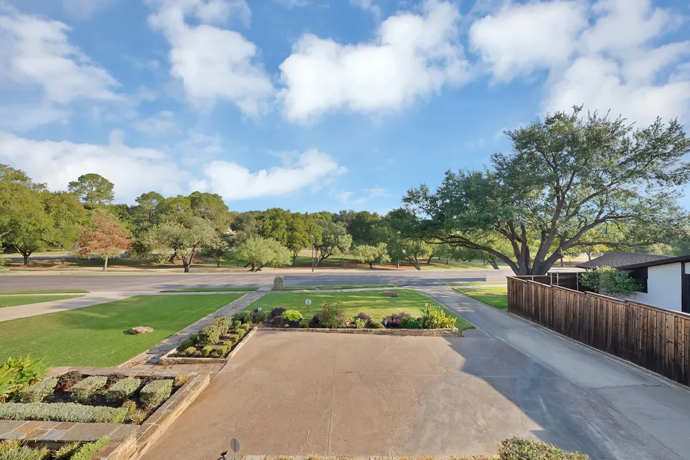 306 E Rochelle Boulevard Irving, TX 75062