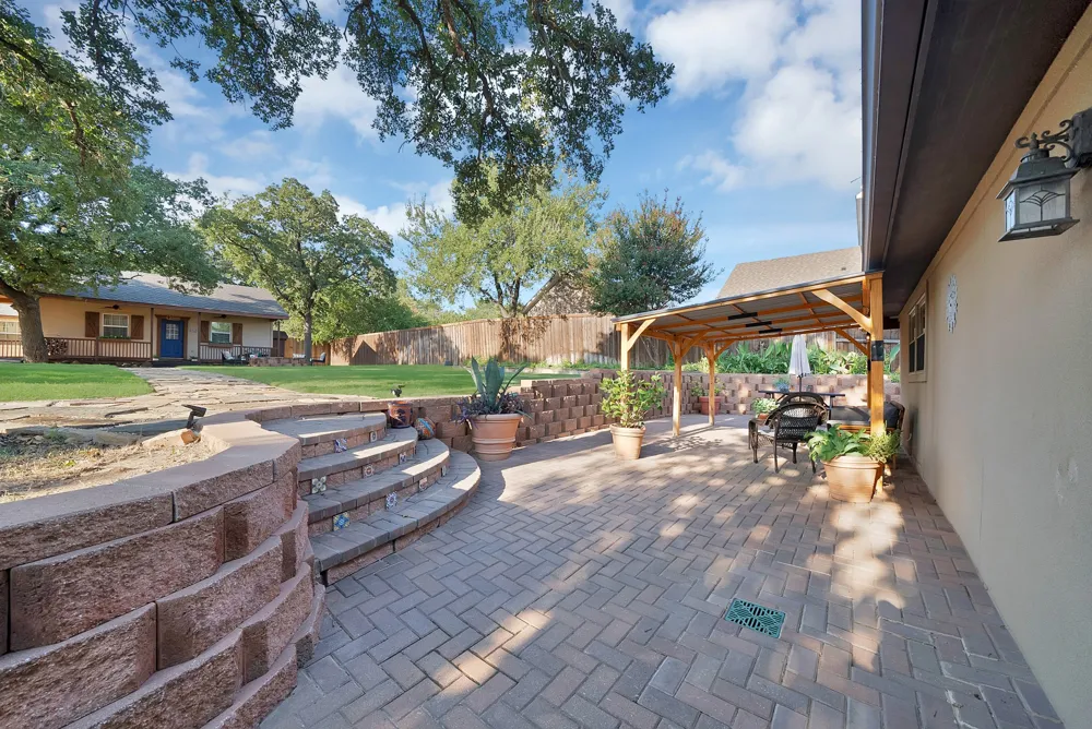 306 E Rochelle Boulevard Irving, TX 75062