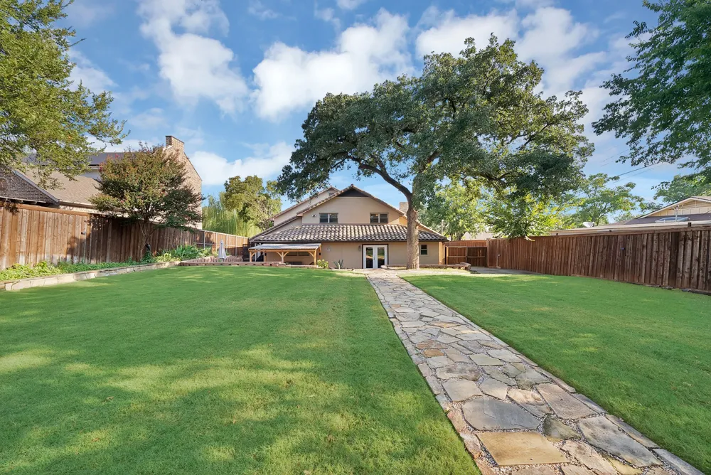 306 E Rochelle Boulevard Irving, TX 75062