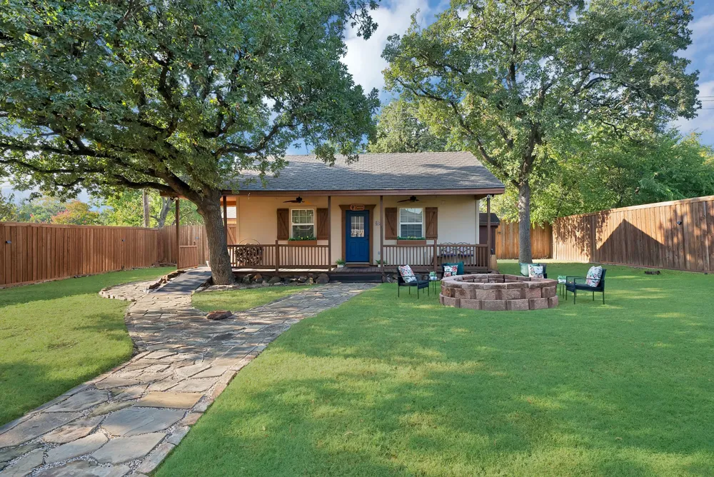 306 E Rochelle Boulevard Irving, TX 75062