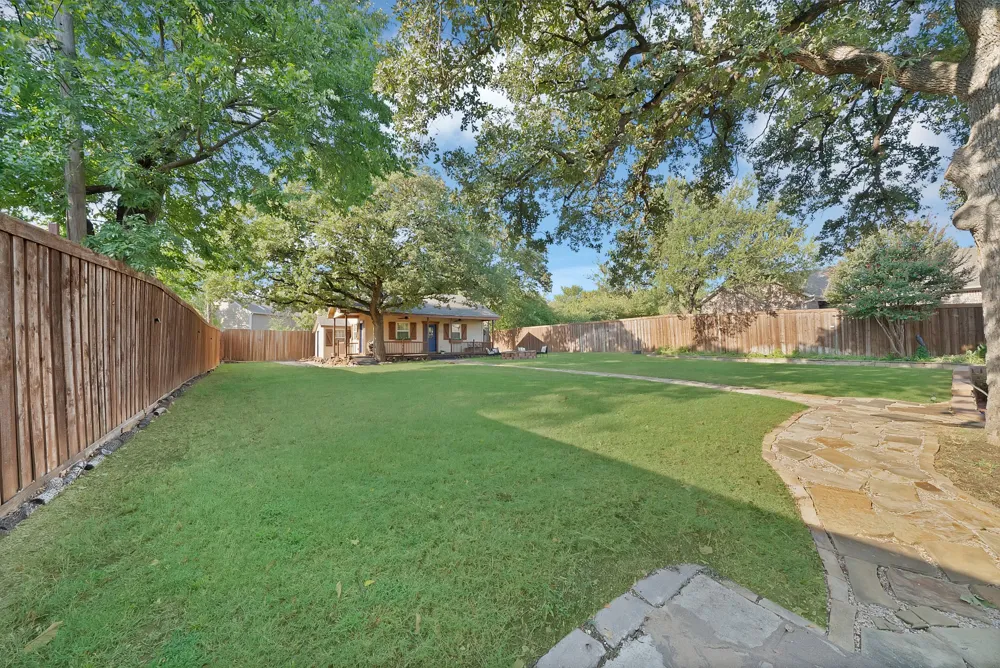 306 E Rochelle Boulevard Irving, TX 75062
