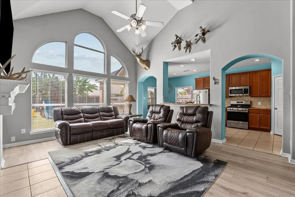 814 Corner Square Seabrook, TX 77586