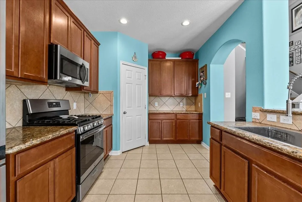 814 Corner Square Seabrook, TX 77586