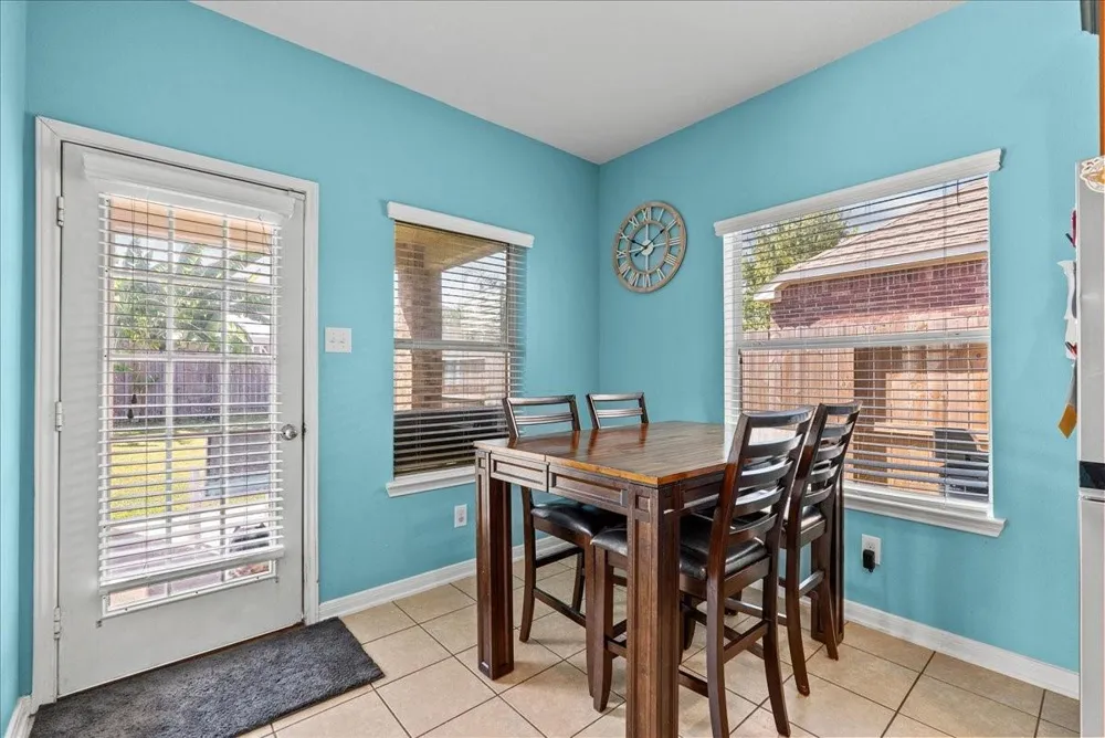 814 Corner Square Seabrook, TX 77586