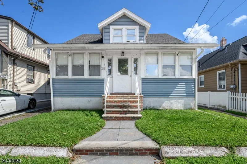 25 Comfort Pl Clifton City, NJ 07011