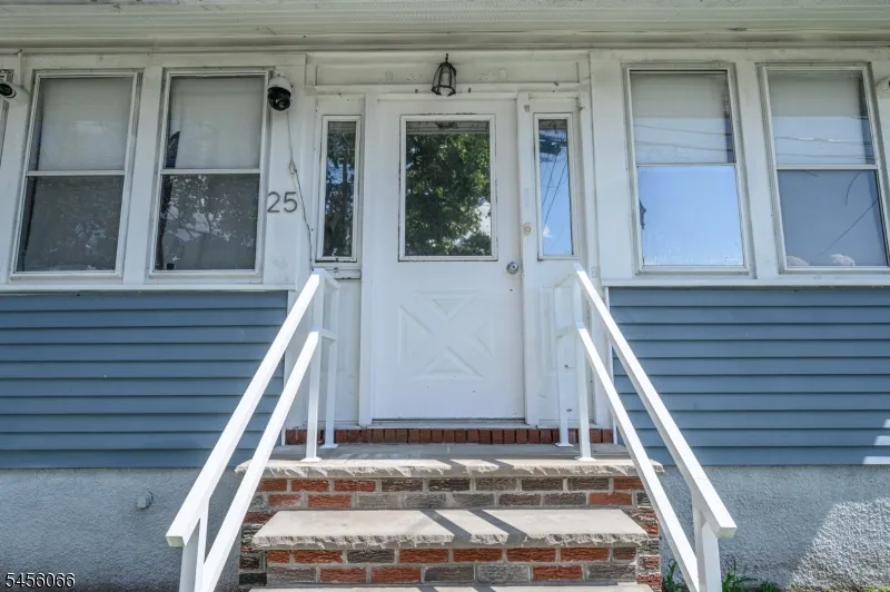 25 Comfort Pl Clifton City, NJ 07011