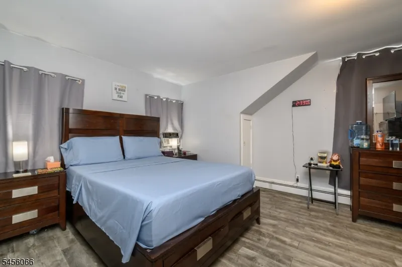 25 Comfort Pl Clifton City, NJ 07011