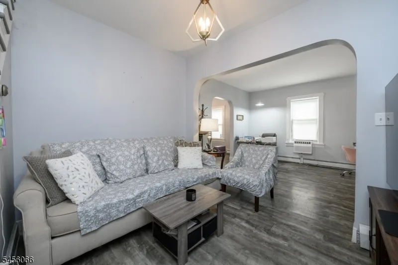 25 Comfort Pl Clifton City, NJ 07011