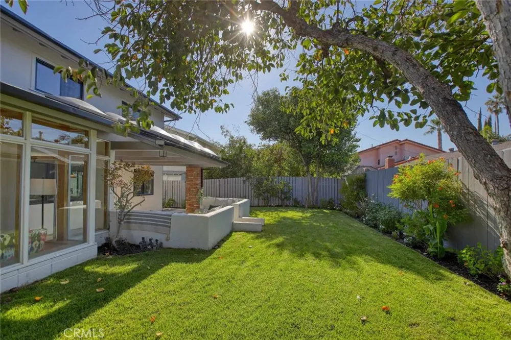19939 Hemmingway Winnetka, CA 91306