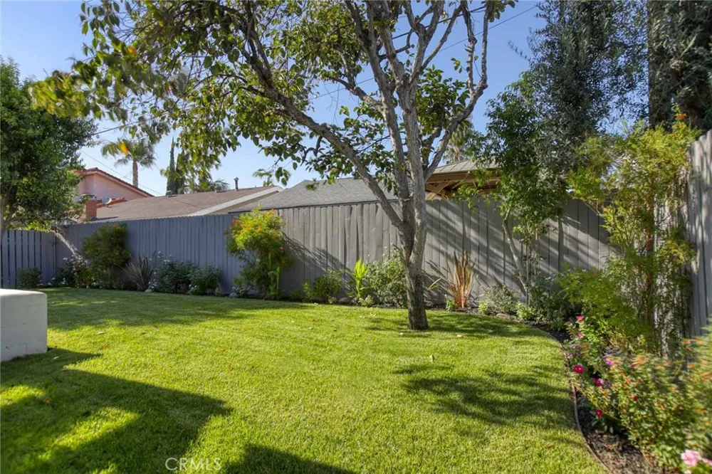 19939 Hemmingway Winnetka, CA 91306